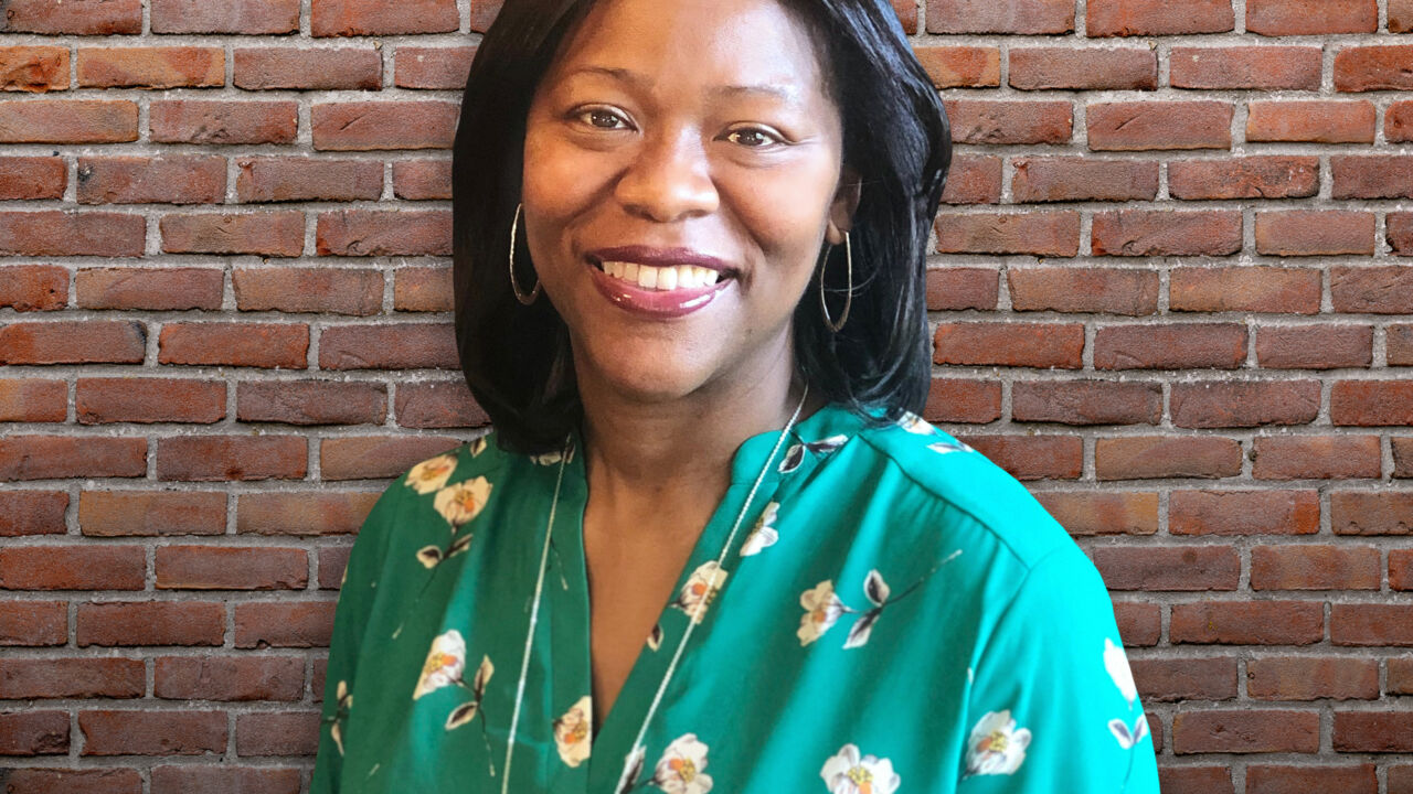 Lynn Harwell brick headshot