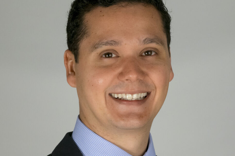 Manuel Esquivel Headshot