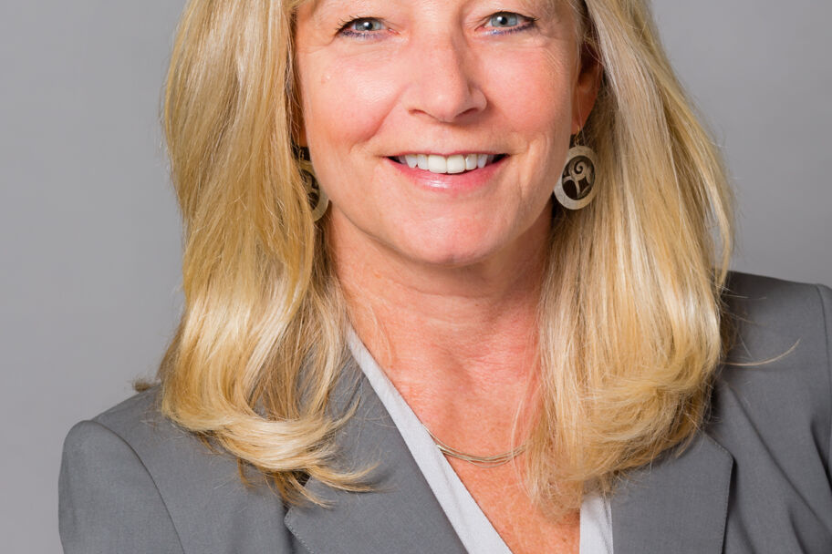 karen ristuben headshot