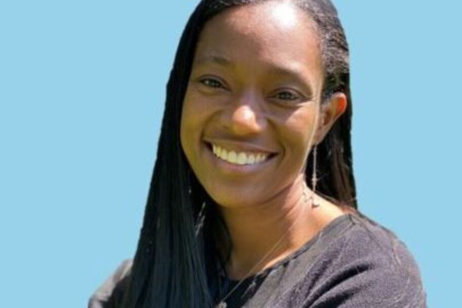 melanie dukes headshot